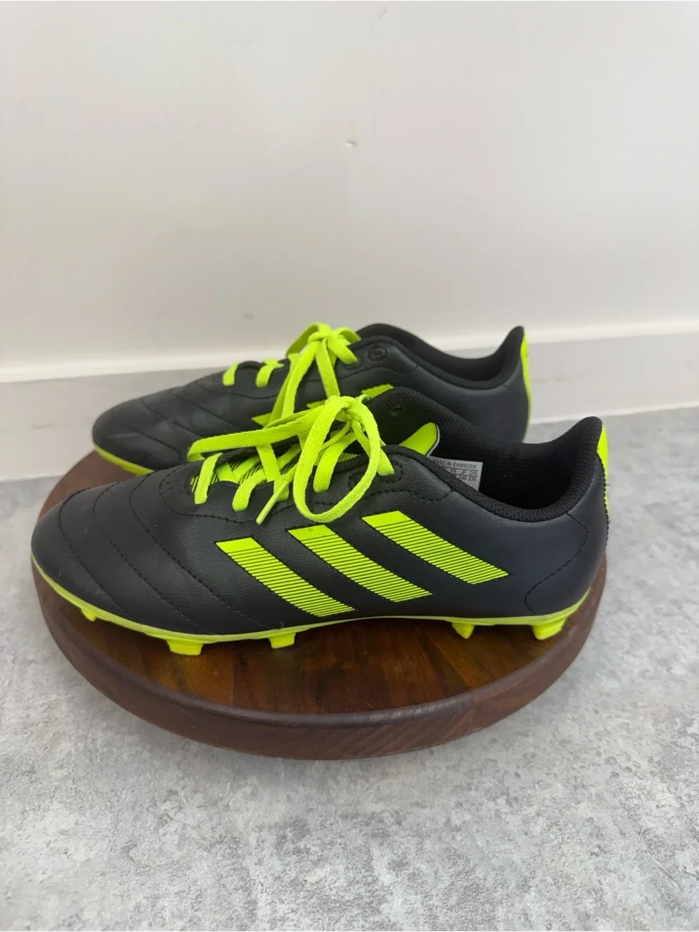 Adidas Soccer Cleats Youth Size 5.5 Black Neon Yellow FG‎ Cleats Fits Womens 7